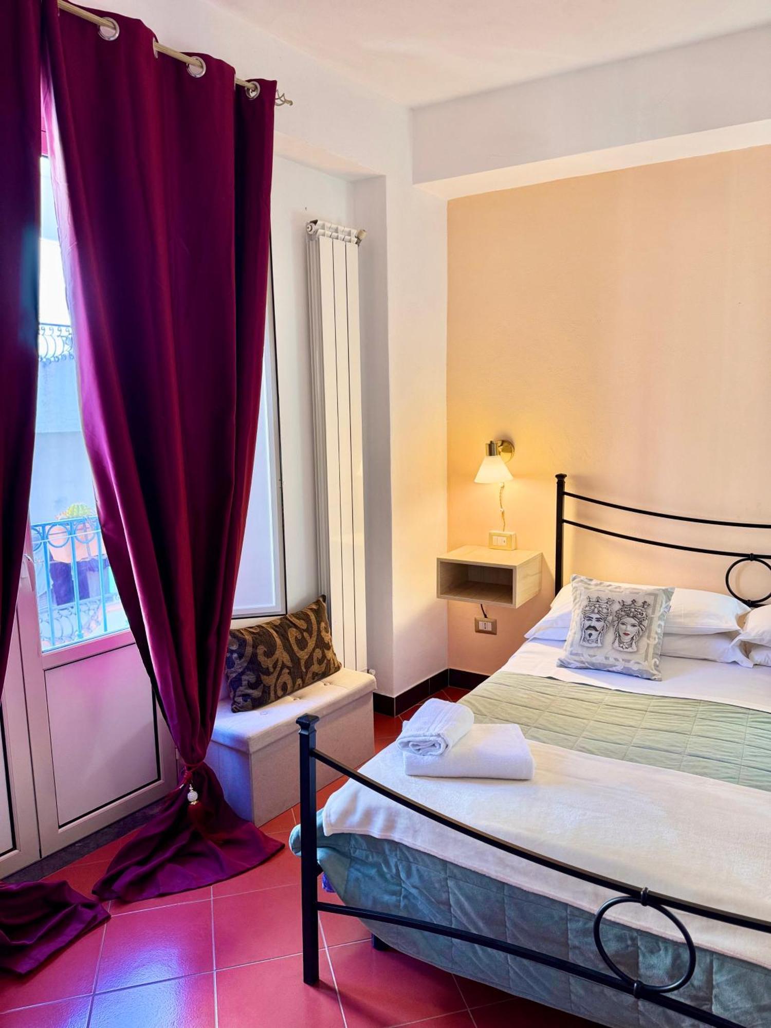 Taormina'S Sun Bed & Breakfast Екстериор снимка